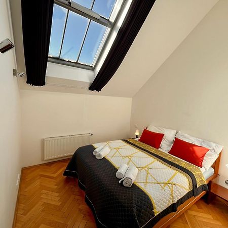 Riverbridge Apartments Praga Exterior foto