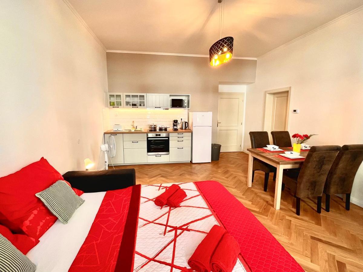 Riverbridge Apartments Praga Exterior foto