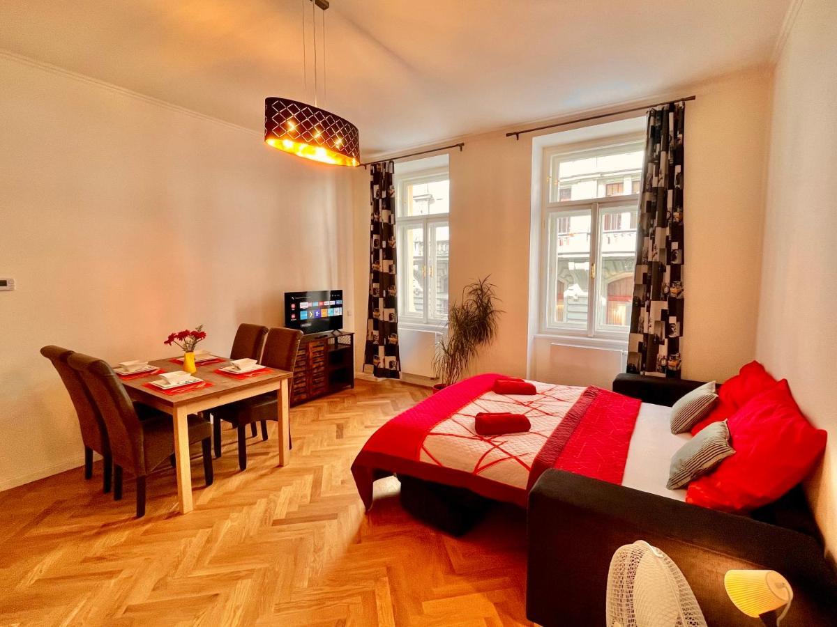 Riverbridge Apartments Praga Exterior foto