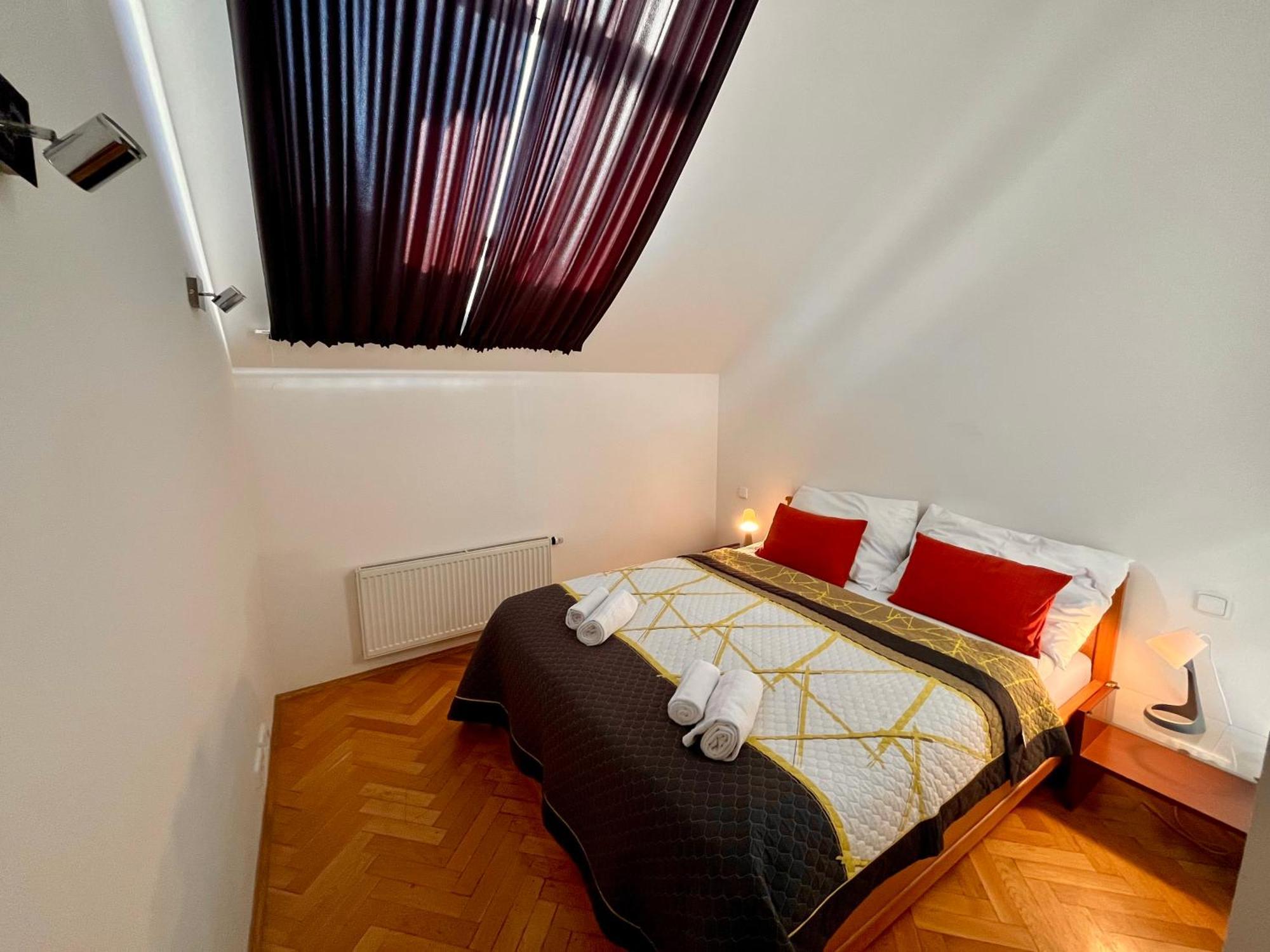 Riverbridge Apartments Praga Exterior foto