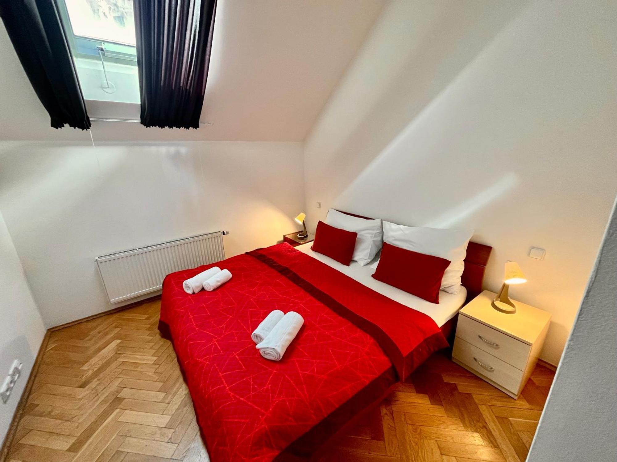 Riverbridge Apartments Praga Exterior foto